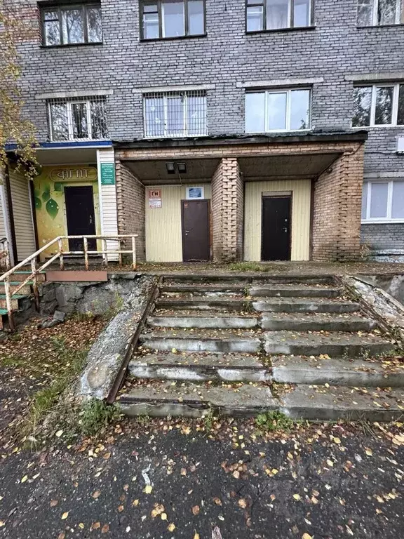 Помещение свободного назначения в Мурманская область, Апатиты ул. ... - Фото 1