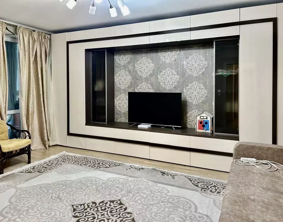 2-к кв. Санкт-Петербург просп. Обуховской обороны, 138к2 (75.0 м) - Фото 1