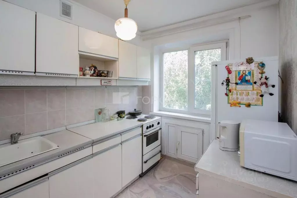 2-к кв. Кемеровская область, Новокузнецк Октябрьский просп., 64 (44.0 ... - Фото 1