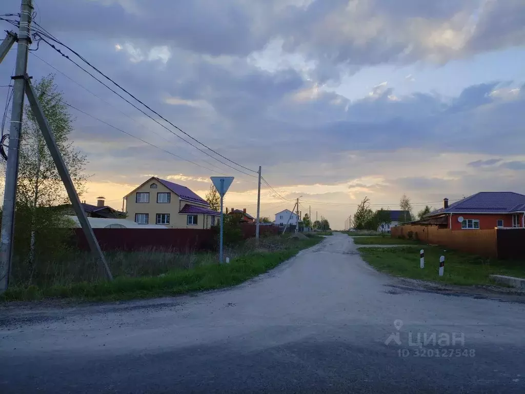 Участок в Московская область, Луховицы Октябрьский мкр, ул. Веселая ... - Фото 0