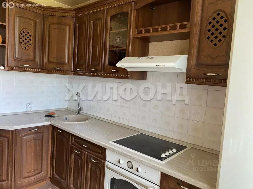 3-комнатная квартира: Томск, улица Ивана Черных, 32 (67 м) - Фото 0