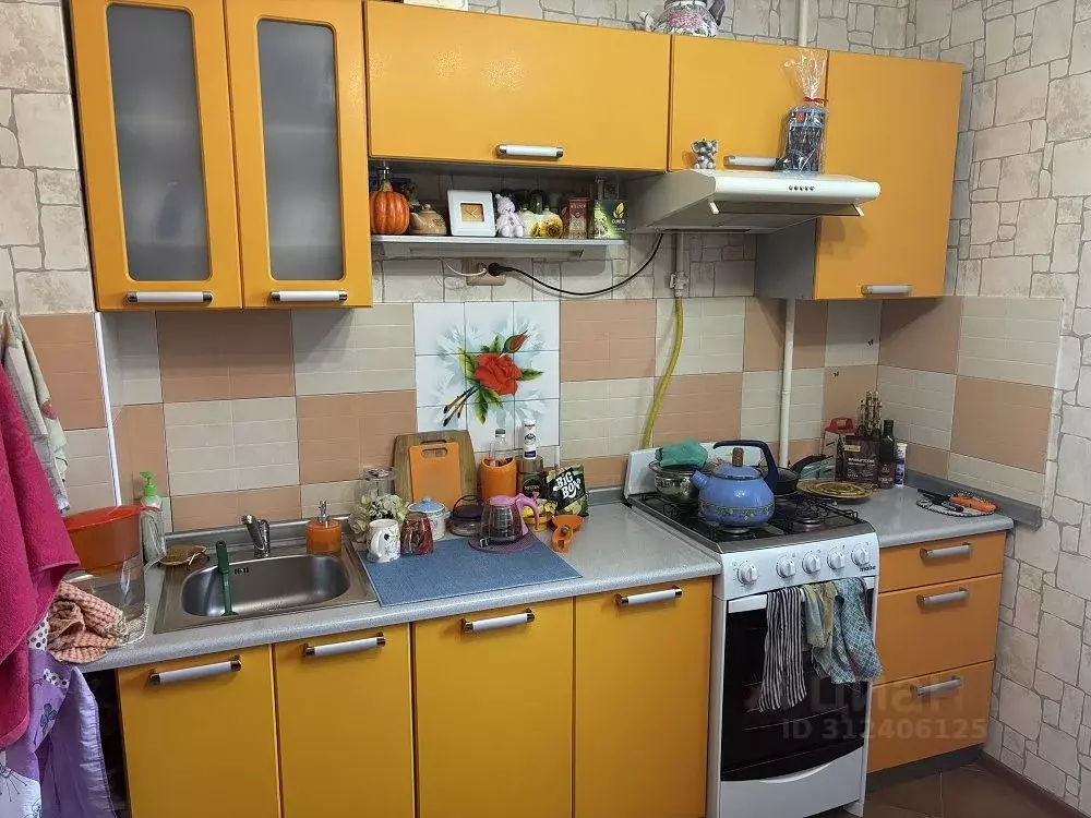 3-к кв. Тверская область, Кимры ул. Кирова, 39 (64.3 м) - Фото 0