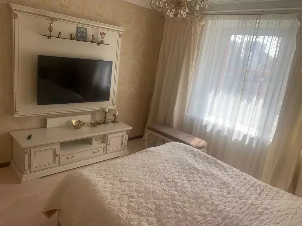 2-к кв. Санкт-Петербург ул. Бадаева, 14к1 (72.0 м) - Фото 1