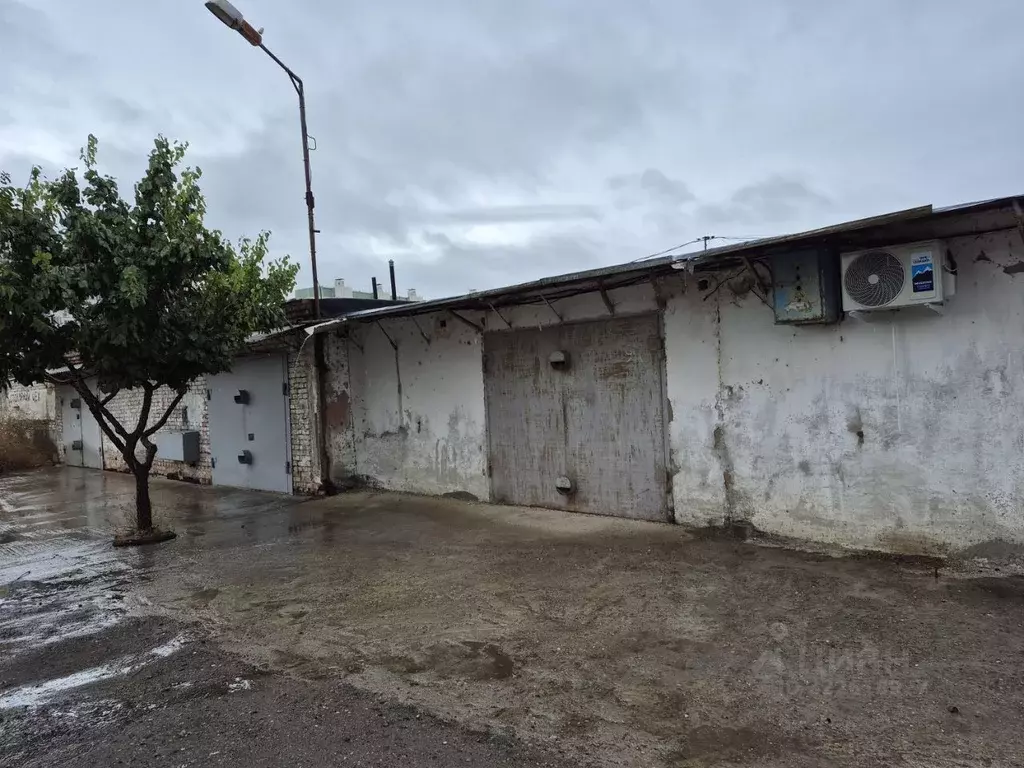 Гараж в Астраханская область, Астрахань Лебедия гаражно-строительный ... - Фото 1