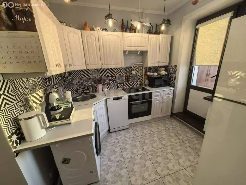 4-комнатная квартира: Якутск, улица Курашова, 43 (107.6 м) - Фото 1