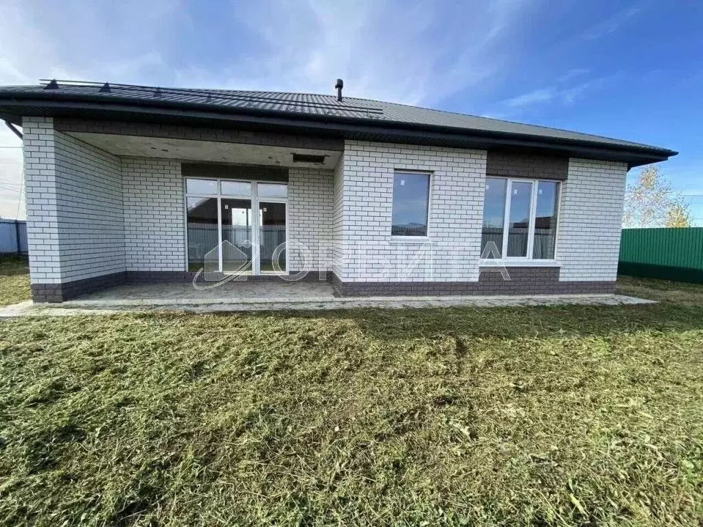 Дом в Тюменская область, Тюмень Микрорайон мыс, ул. Ушакова (130 м) - Фото 0