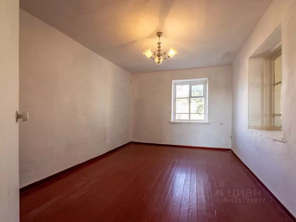 Дом в Крым, Симферопольский район, Первомайское с/пос, с. Красное ул. ... - Фото 1