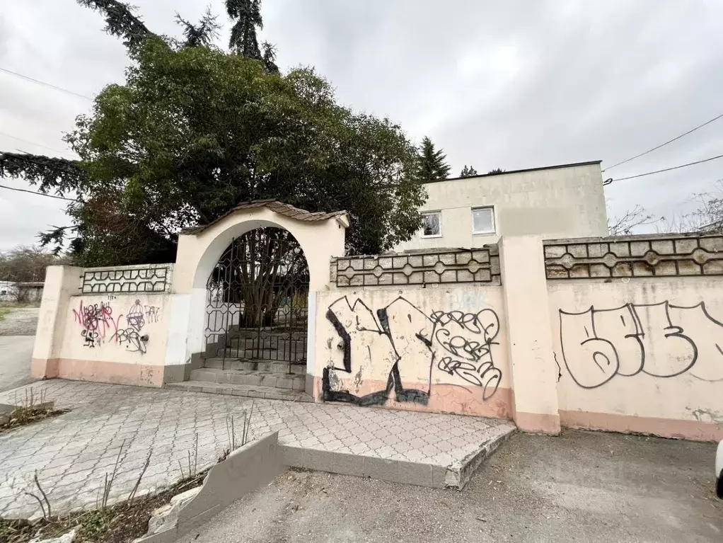 Помещение свободного назначения в Крым, Алушта ул. Красноармейская, ... - Фото 1