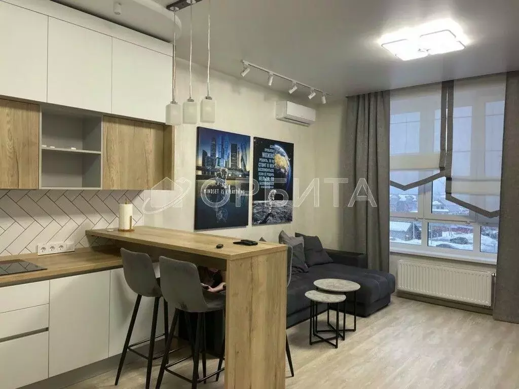 2-к кв. Тюменская область, Тюмень ул. Федюнинского, 30к6 (64.6 м) - Фото 1