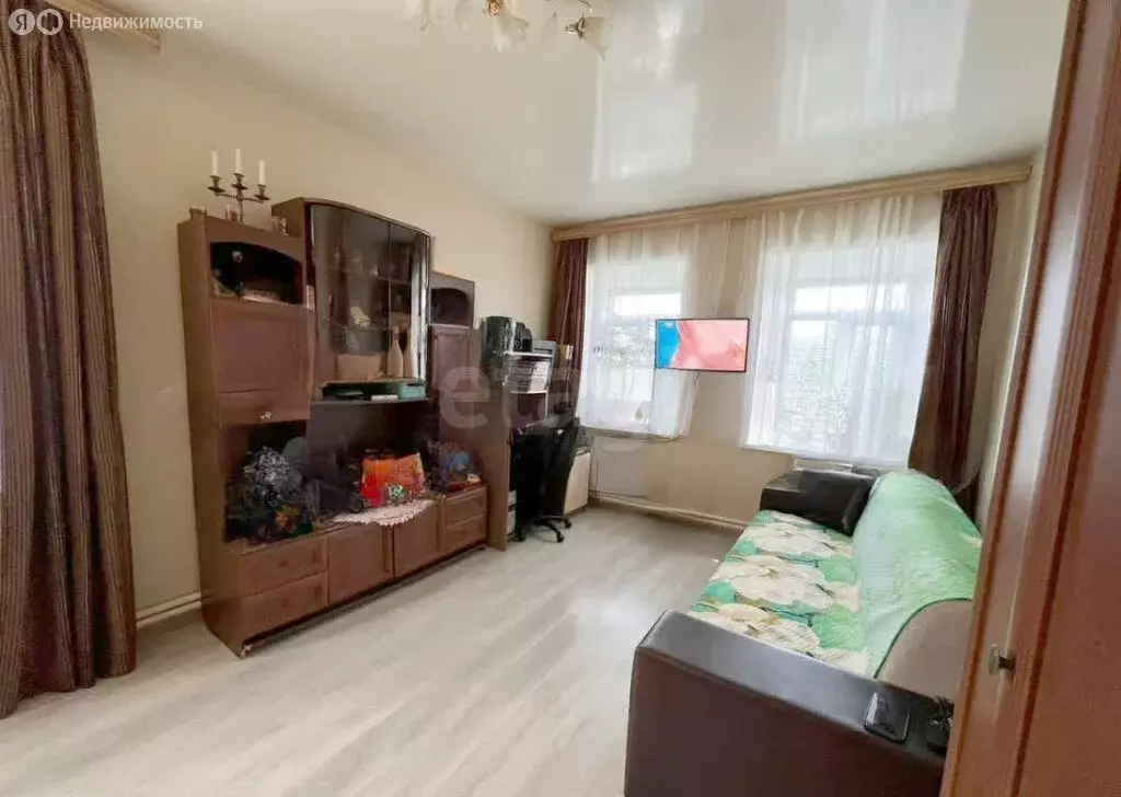 2-комнатная квартира: Болхов, улица Добровольцев Урала, 4 (50 м) - Фото 0