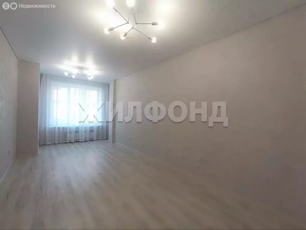 1-комнатная квартира: Абакан, улица Генерала Тихонова, 8/3 (42 м) - Фото 0