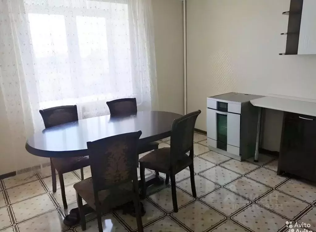 2-к кв. Тюменская область, Тюмень ул. Избышева, 8 (56.0 м) - Фото 1