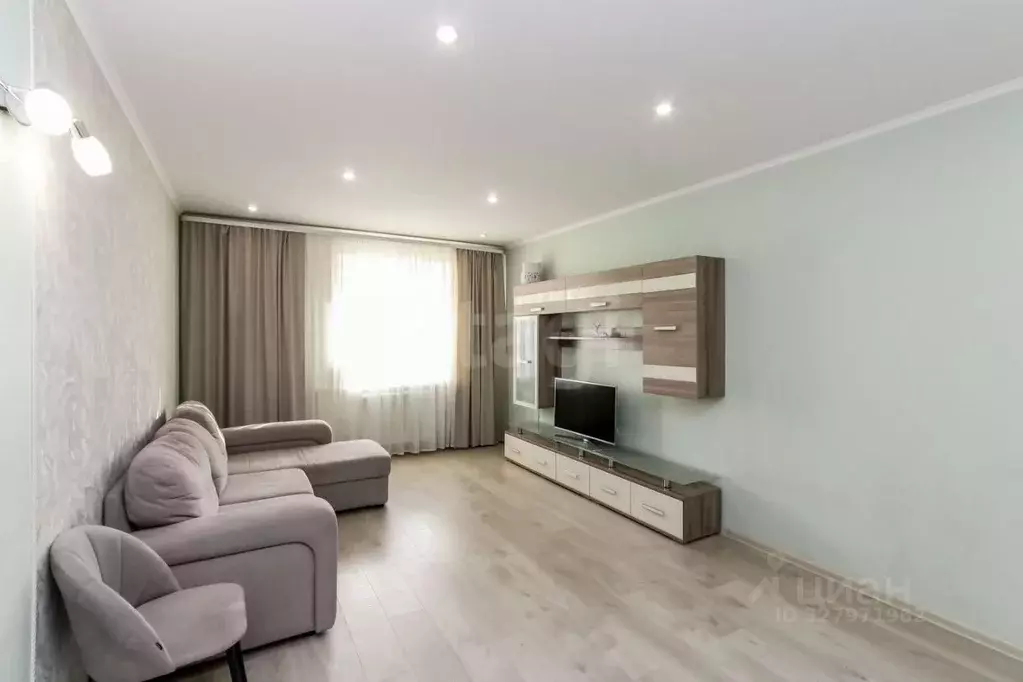 2-к кв. Тюменская область, Тюмень Солнечный проезд, 7 (55.6 м) - Фото 1