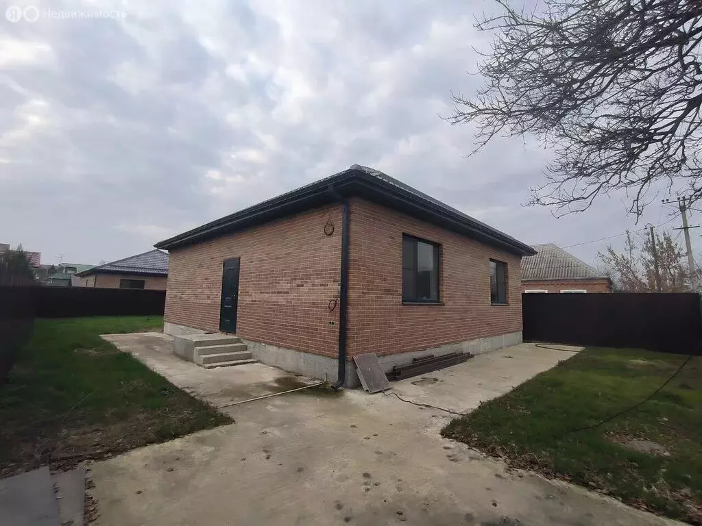 Дом в Динской район, станица Новотитаровская (100 м) - Фото 2