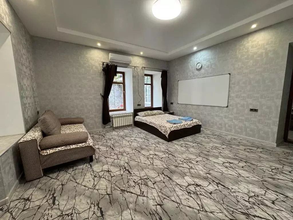 1-к кв. Крым, Ялта ул. Красноармейская, 10 (45.0 м) - Фото 1