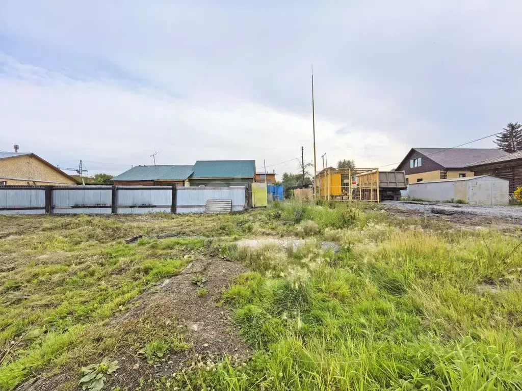 Участок в Омская область, Омск ул. 19-я Линия, 1А (5.94 сот.) - Фото 0