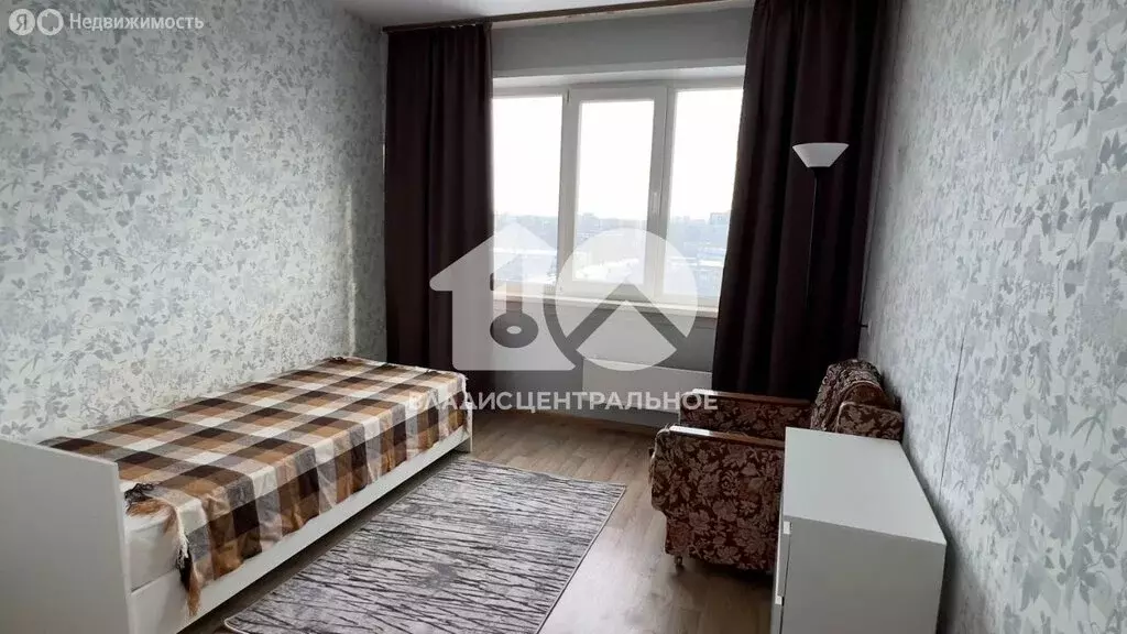 3-комнатная квартира: Новосибирск, улица Никитина, 68 (61 м) - Фото 1