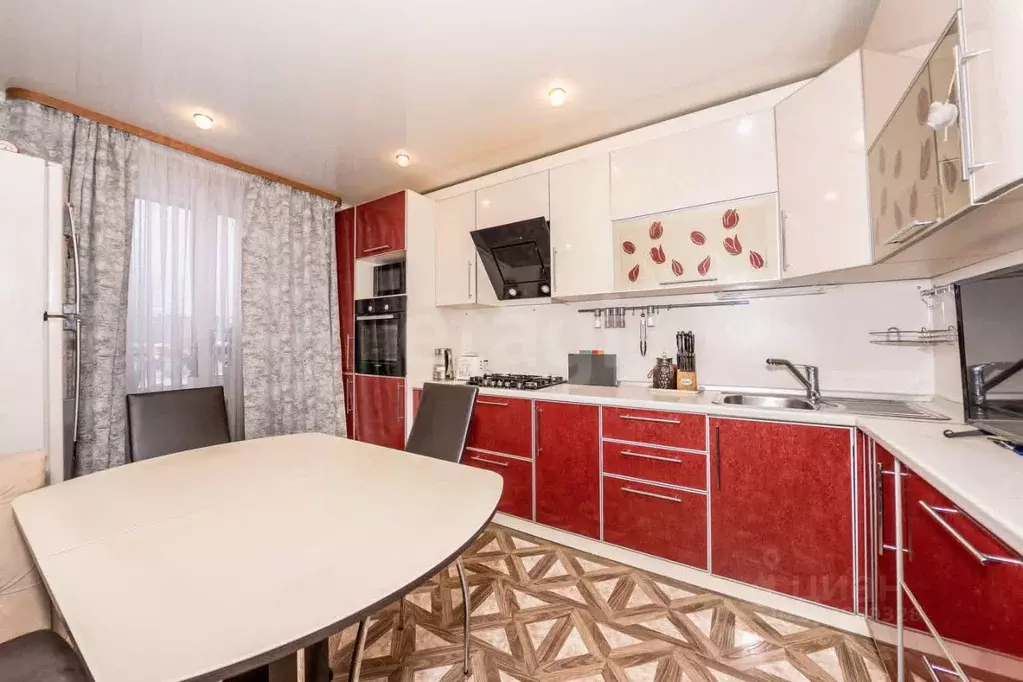 3-к кв. Вологодская область, Череповец ул. Городецкая, 8 (67.9 м) - Фото 1