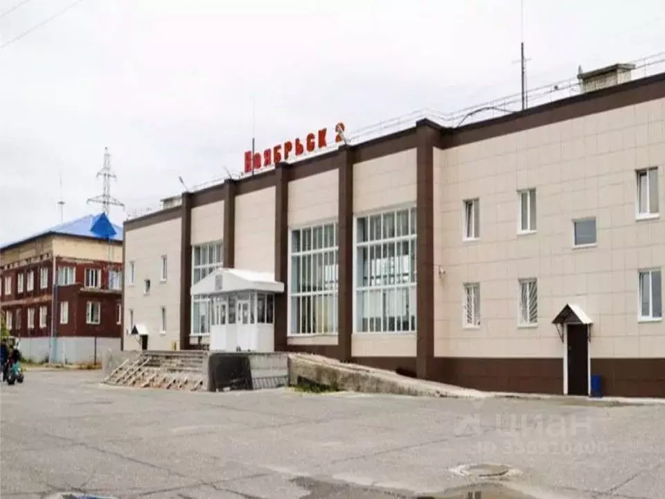 Торговая площадь в Ямало-Ненецкий АО, Ноябрьск Магистральная ул., 1 (1 ... - Фото 1