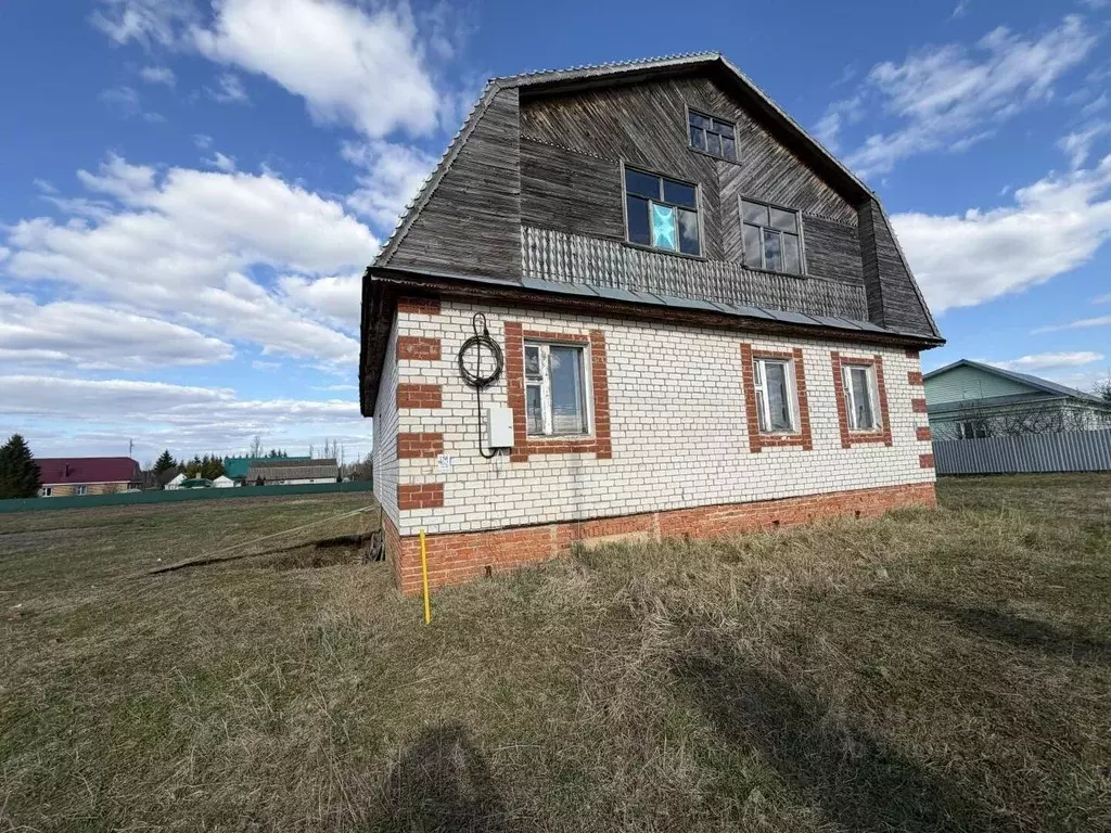 Дом в Татарстан, с. Тюлячи ул. Строителей (175 м) - Фото 1