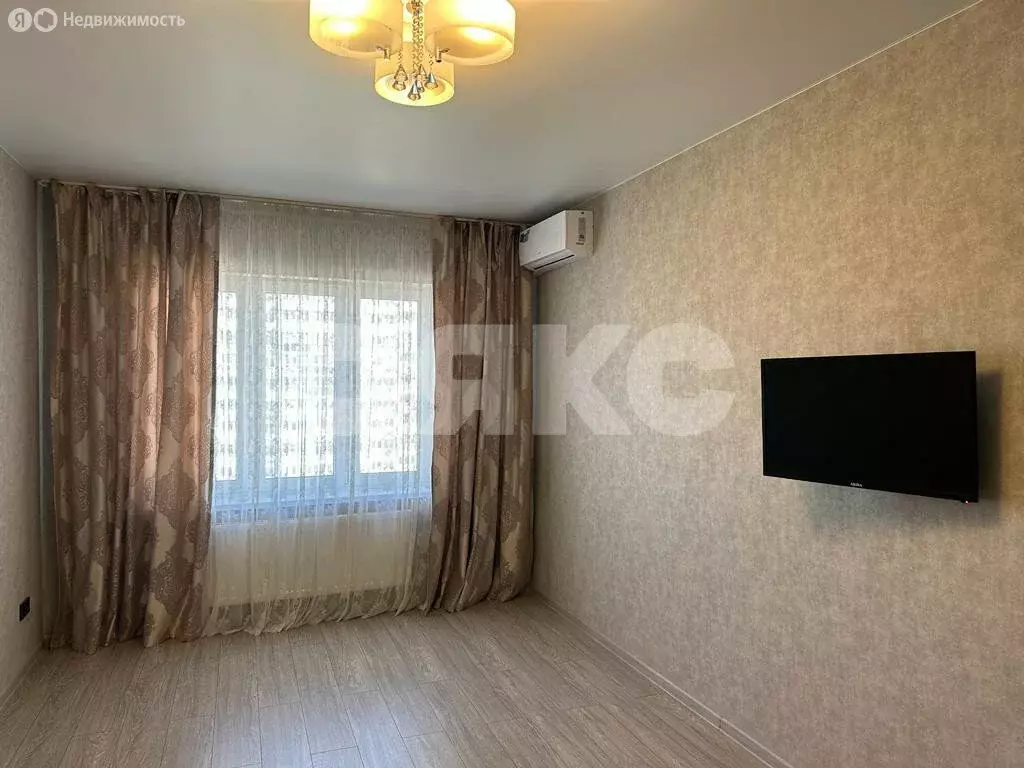 1-комнатная квартира: Анапа, улица Адмирала Пустошкина, 12к2 (40.3 м) - Фото 1