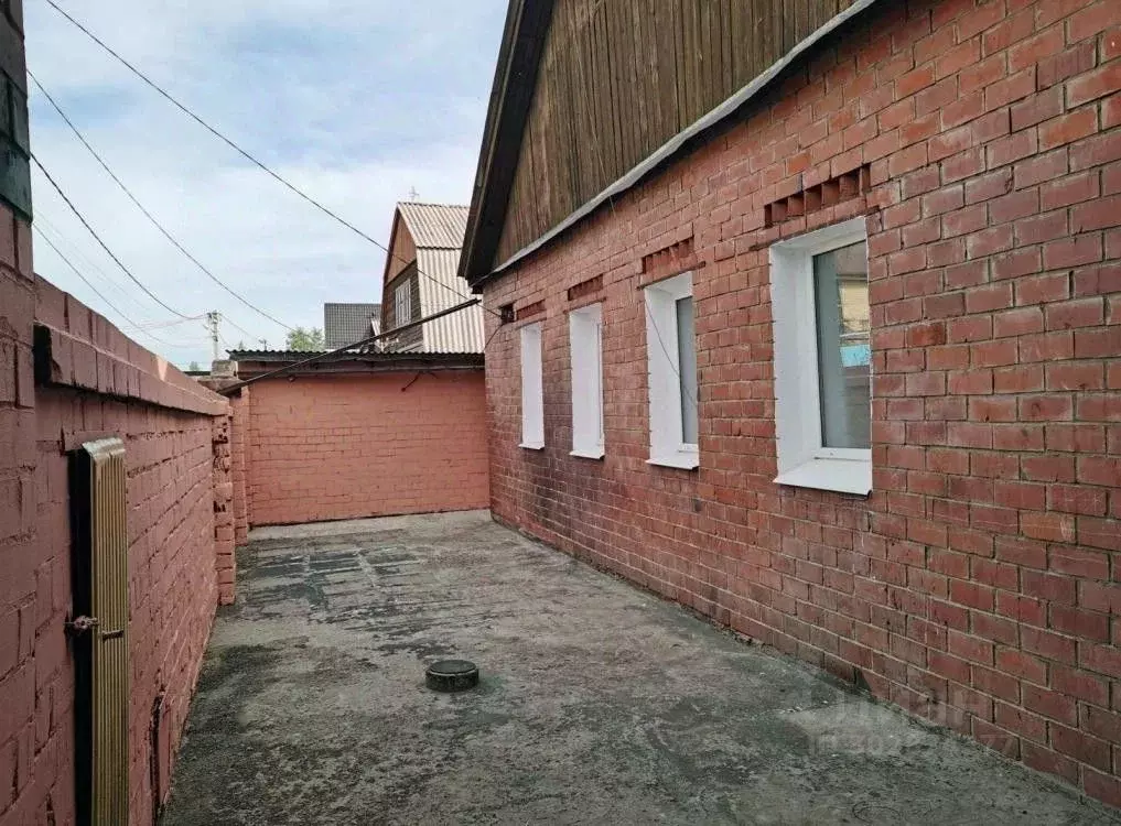Дом в Иркутская область, Иркутск ул. Орджоникидзе, 4 (123 м) - Фото 0
