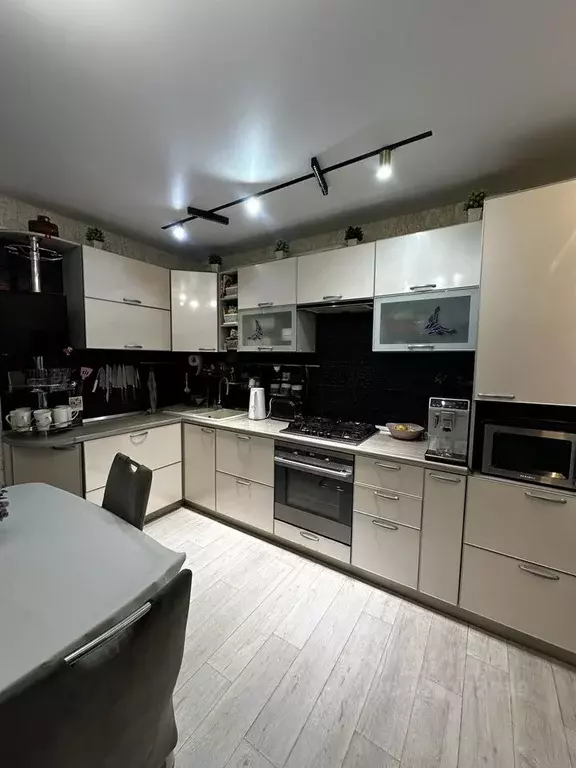 3-к кв. Чувашия, Новочебоксарск ул. 10-й Пятилетки, 46А (86.0 м) - Фото 1