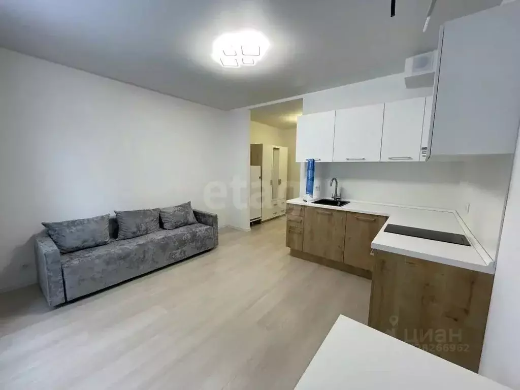 Студия Тюменская область, Тюмень ул. Юрия Рогачева, 9к2 (23.8 м) - Фото 1