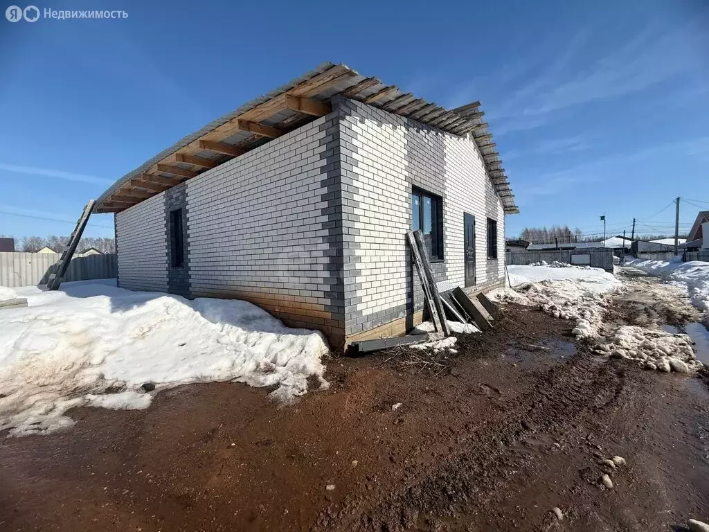 Дом в село Акбердино, Лесная улица (110 м) - Фото 1