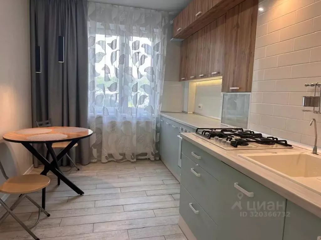 2-к кв. Калининградская область, Калининград ул. Баженова, 13Б (57.0 ... - Фото 0