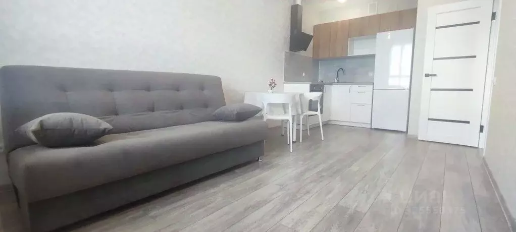 1-к кв. Тюменская область, Тюмень ул. Фармана Салманова, 17 (38.0 м) - Фото 2