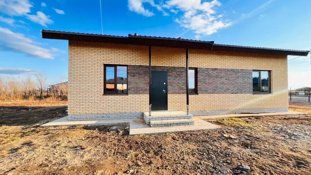 Дом в Хакасия, Усть-Абаканский район, с. Калинино ул. Высоцкого, 15А ... - Фото 1