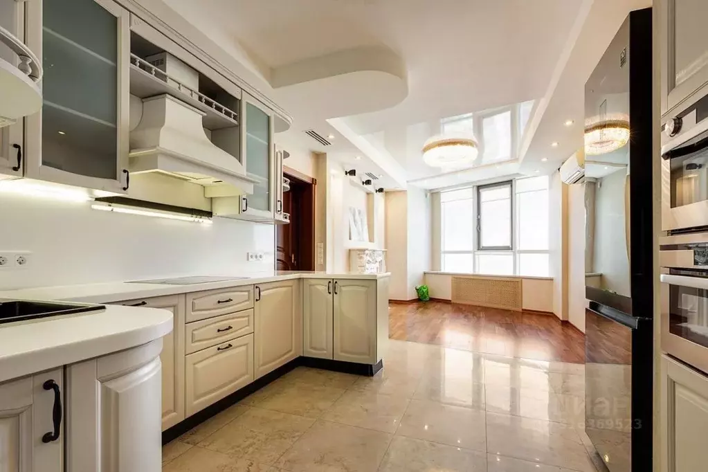 3-к кв. Санкт-Петербург ул. Есенина, 16к1 (107.0 м) - Фото 0