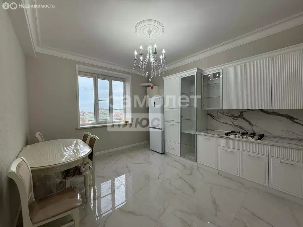 2-комнатная квартира: Каспийск, улица Батырая, 46 (80 м) - Фото 1