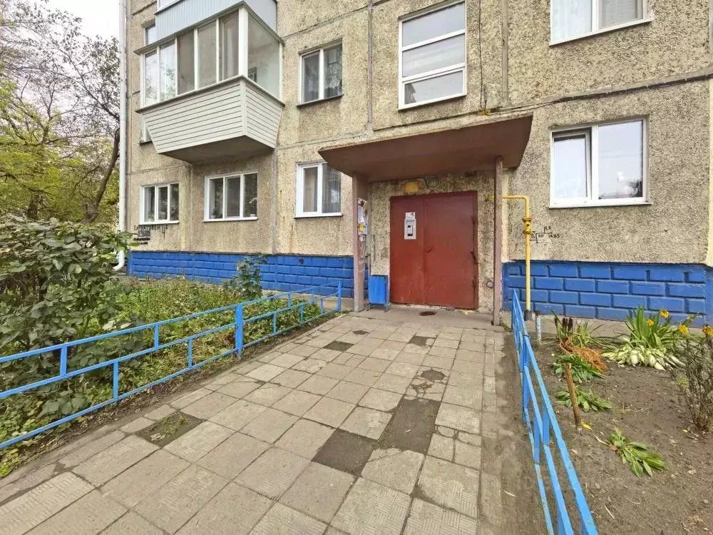 3-к кв. Омская область, Омск Заозерный мкр, ул. Бархатовой, 4Б (48.7 ... - Фото 2