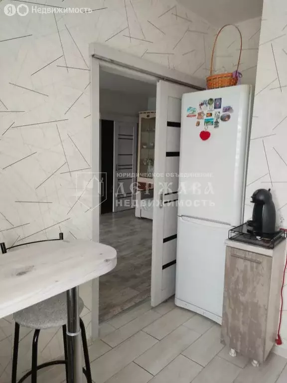 2-комнатная квартира: Кемерово, Кузнецкий проспект, 64 (40 м) - Фото 0
