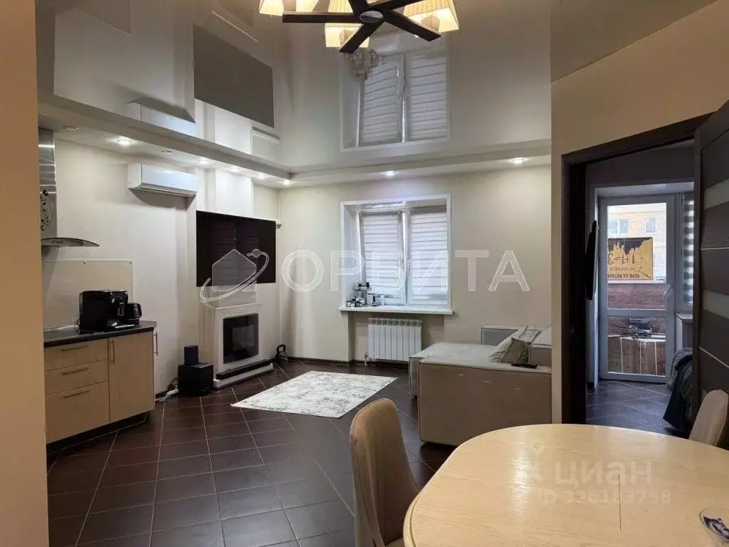 2-к кв. Тюменская область, Тюмень ул. Салтыкова-Щедрина, 58/2 (80.0 м) - Фото 1