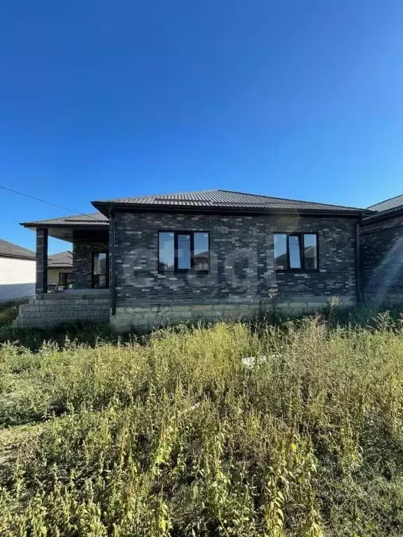 Дом в Ставропольский край, Михайловск Шпаковский район, ул. Вячеслава ... - Фото 1