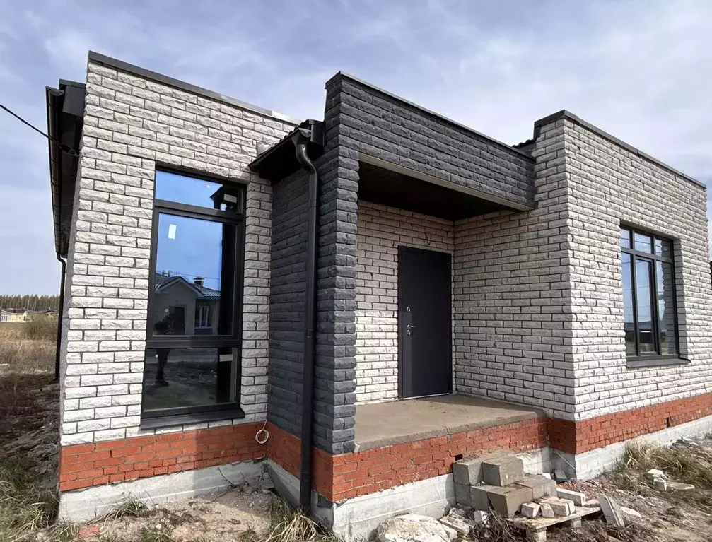 Дом в Татарстан, Лаишевский район, Никольское с/пос, с. Сапуголи ул. ... - Фото 2