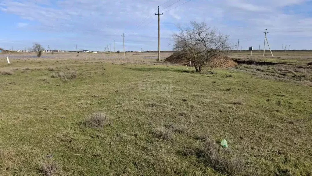 Участок в Крым, Ленинский район, Семисотское с/пос, с. Каменское ул. ... - Фото 1