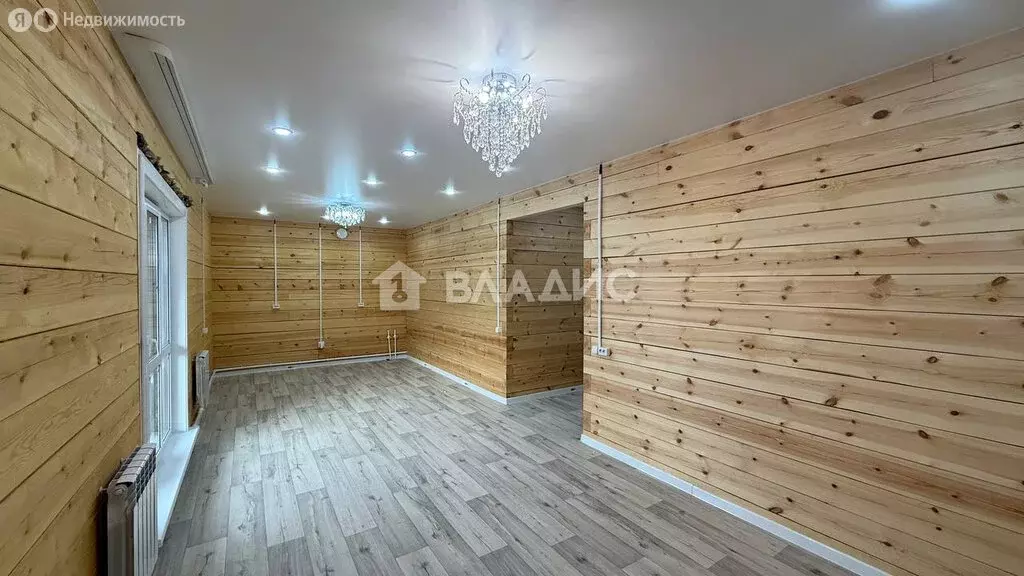 Дом в село Нижний Саянтуй, Молодёжная улица, 44 (180 м) - Фото 1