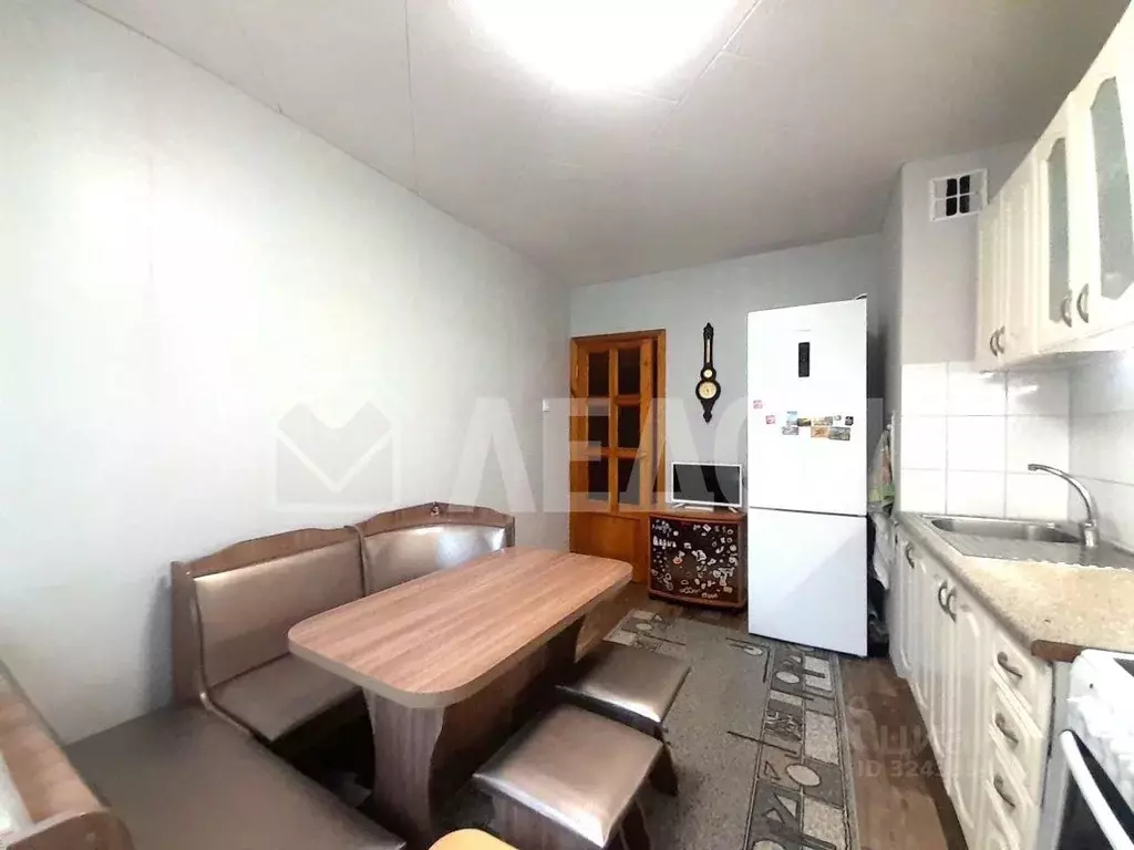 3-к кв. Омская область, Омск ул. Николая Кузнецова, 12 (63.0 м) - Фото 1