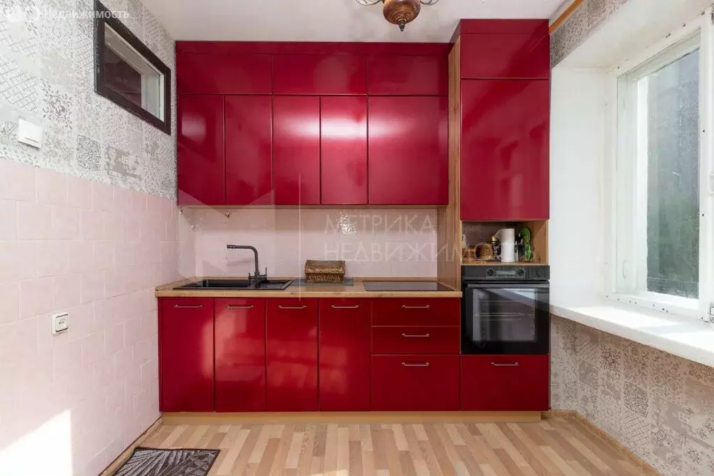 3-комнатная квартира: Тюмень, улица Свердлова, 16 (80 м) - Фото 1