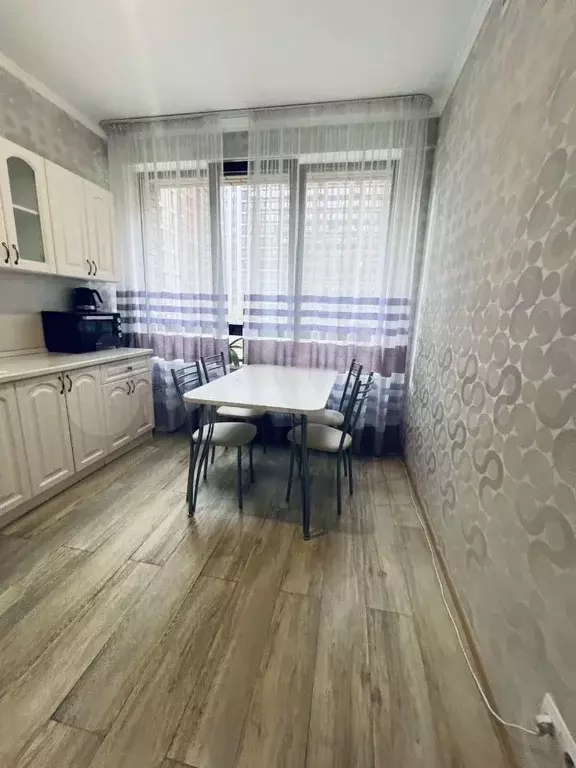 2-к. квартира, 60 м, 2/12 эт. - Фото 1