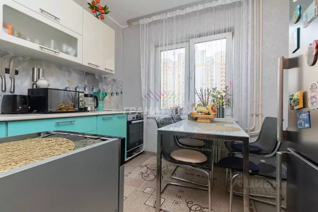 2-к кв. Омская область, Омск Волгоградская ул., 42 (52.4 м) - Фото 0