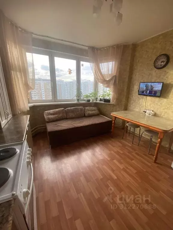 3-к кв. Москва просп. Защитников Москвы, 15 (76.0 м) - Фото 1