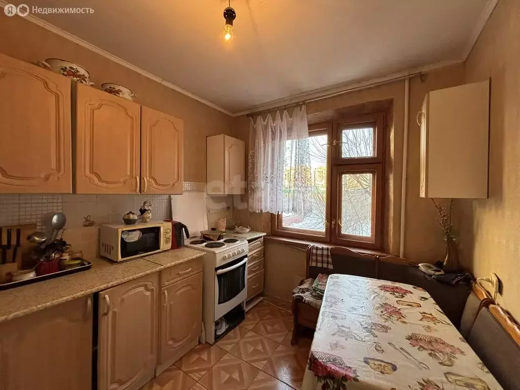 3-комнатная квартира: Тюмень, улица Газовиков, 23 (90 м) - Фото 0