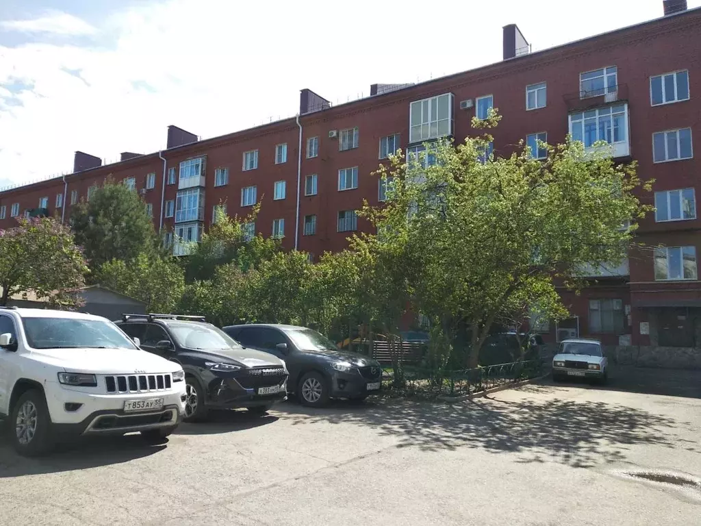 2-к кв. Омская область, Омск Ленинградская пл., 3 (55.9 м) - Фото 1