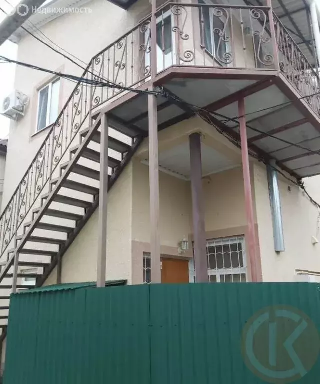 4-комнатная квартира: Евпатория, улица Горького, 15А (80 м) - Фото 1