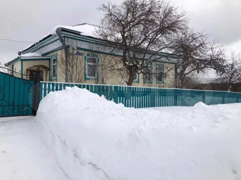 Дом в Башкортостан, Дюртюлинский район, Такарликовский сельсовет, с. ... - Фото 1